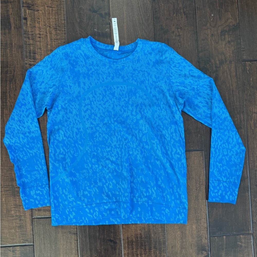 Lululemon Swiftly Relaxed Long Sleeve Size 10 Covered Camo Poolside Blue